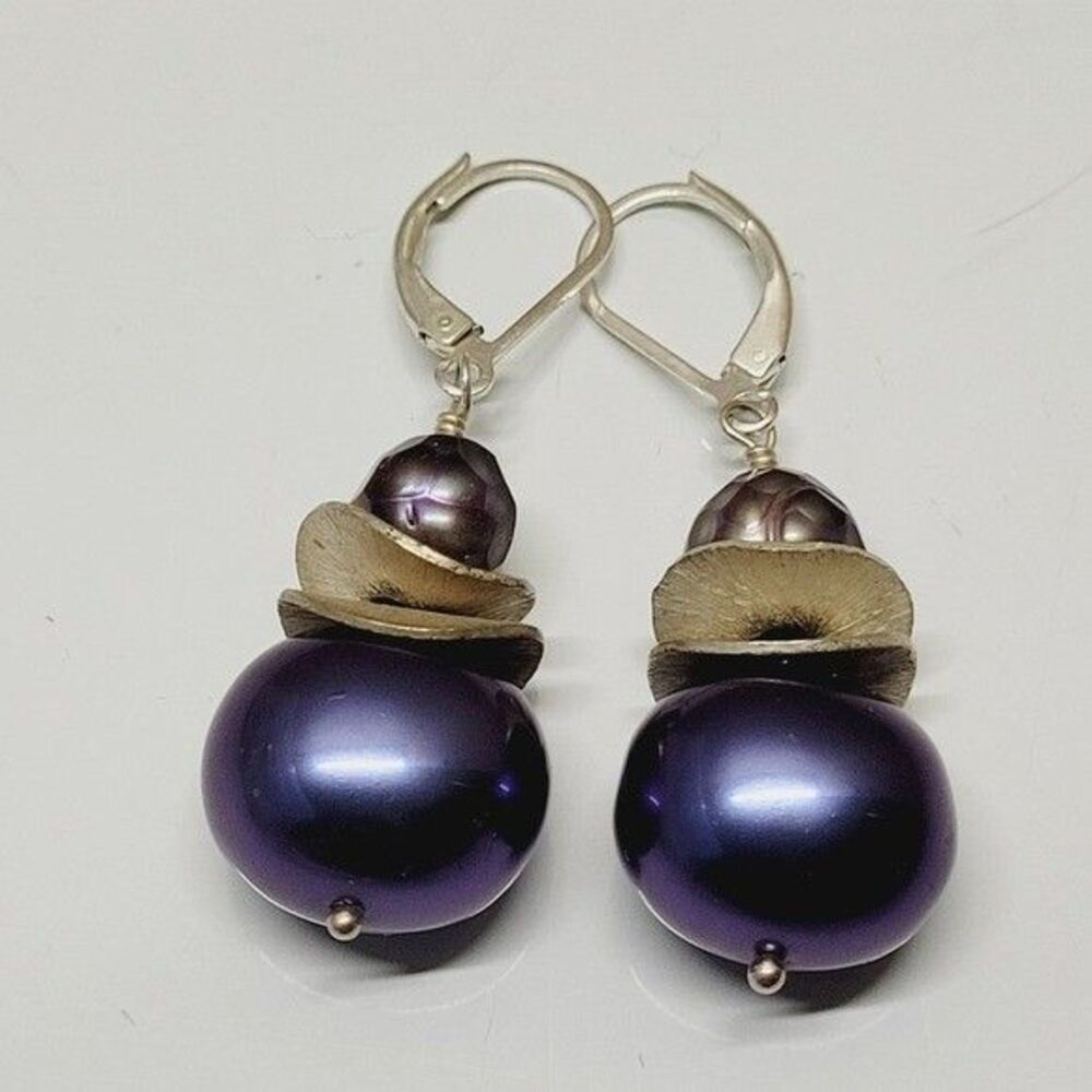 ^Dangle retro earring 1 1/2" purple beads & silver tone